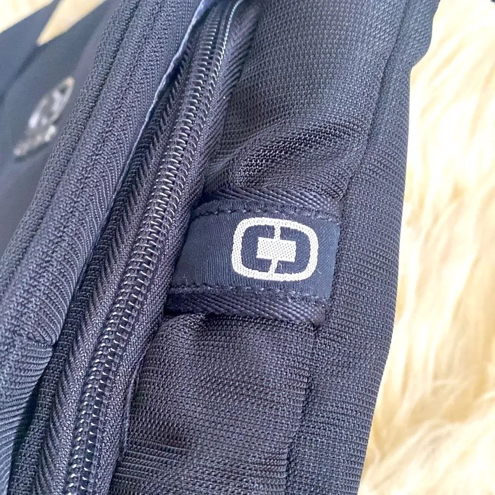OGIO Nylon Laptop Black/Silver Cross Body Padded Bag Adjustable Strap Pockets